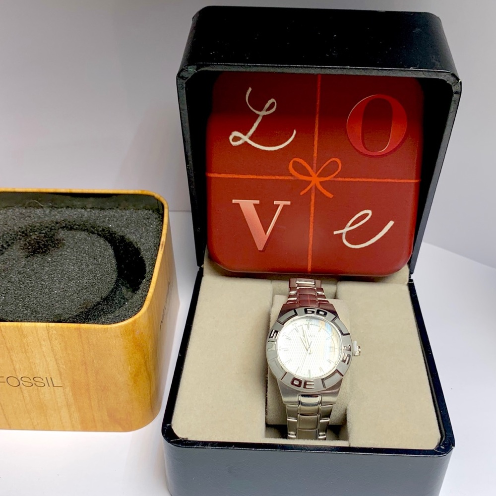 Fossil watch Valentines Special New never worn